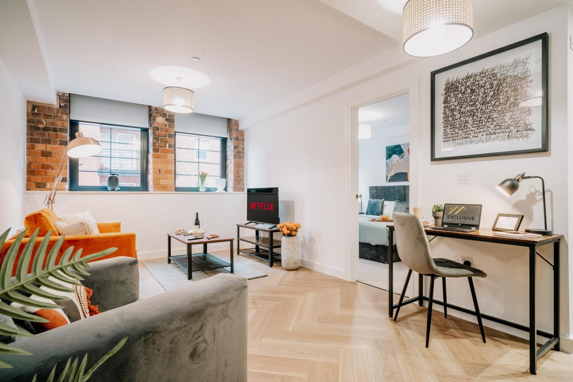 Splendid Industrial Style Pad, Centre, Fast Wifi, Family, Contractors * Birmingham