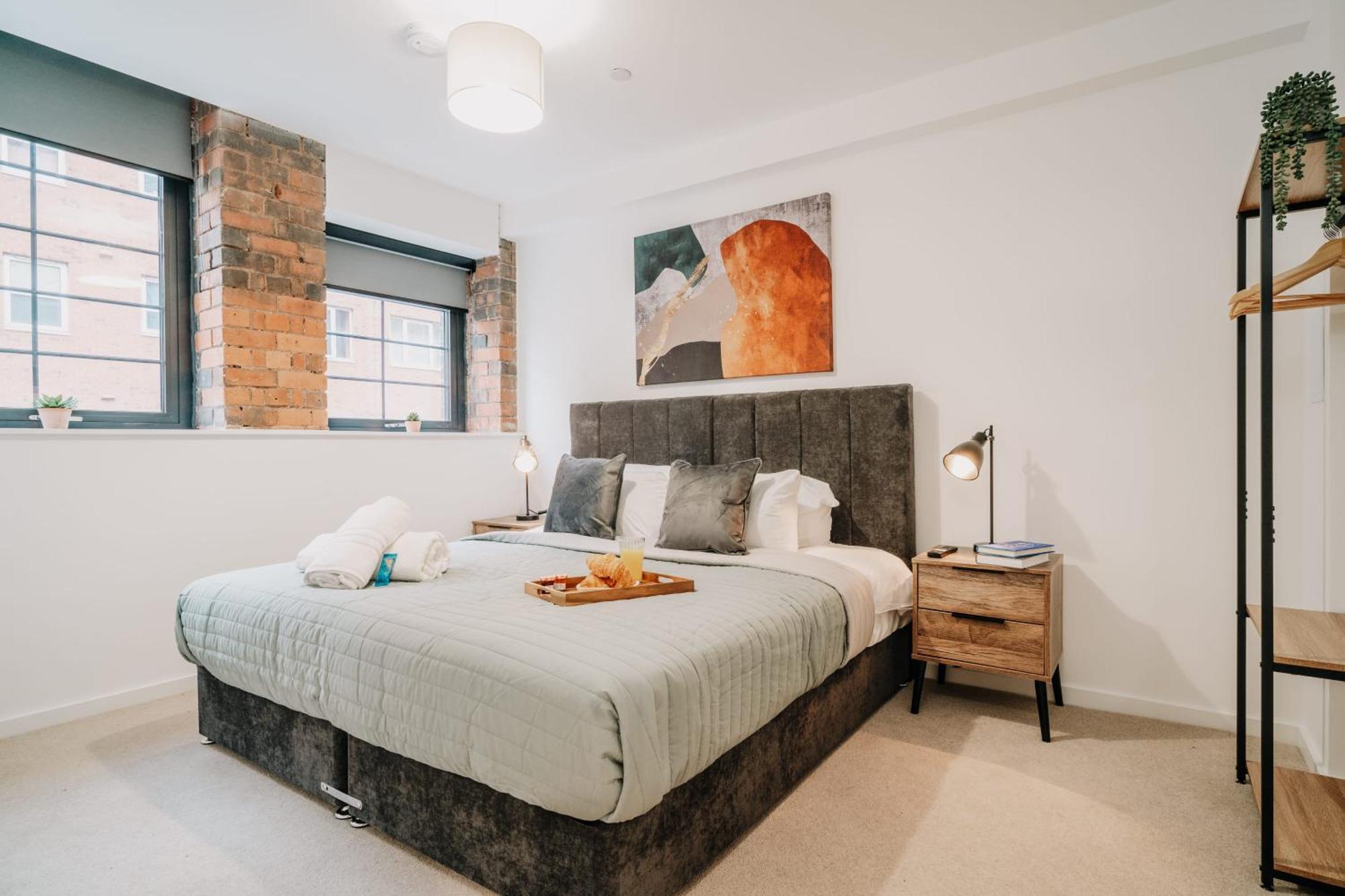 Splendid Industrial Style Pad, Centre, Fast Wifi, Family, Contractors * Birmingham
