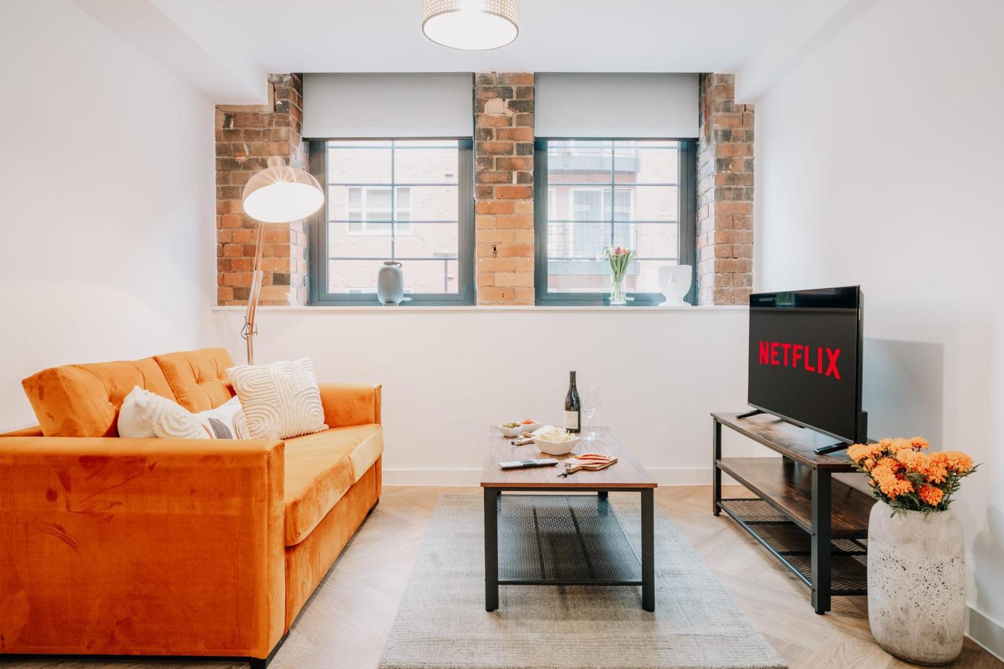 Splendid Industrial Style Pad, Centre, Fast Wifi, Family, Contractors Apartment Birmingham