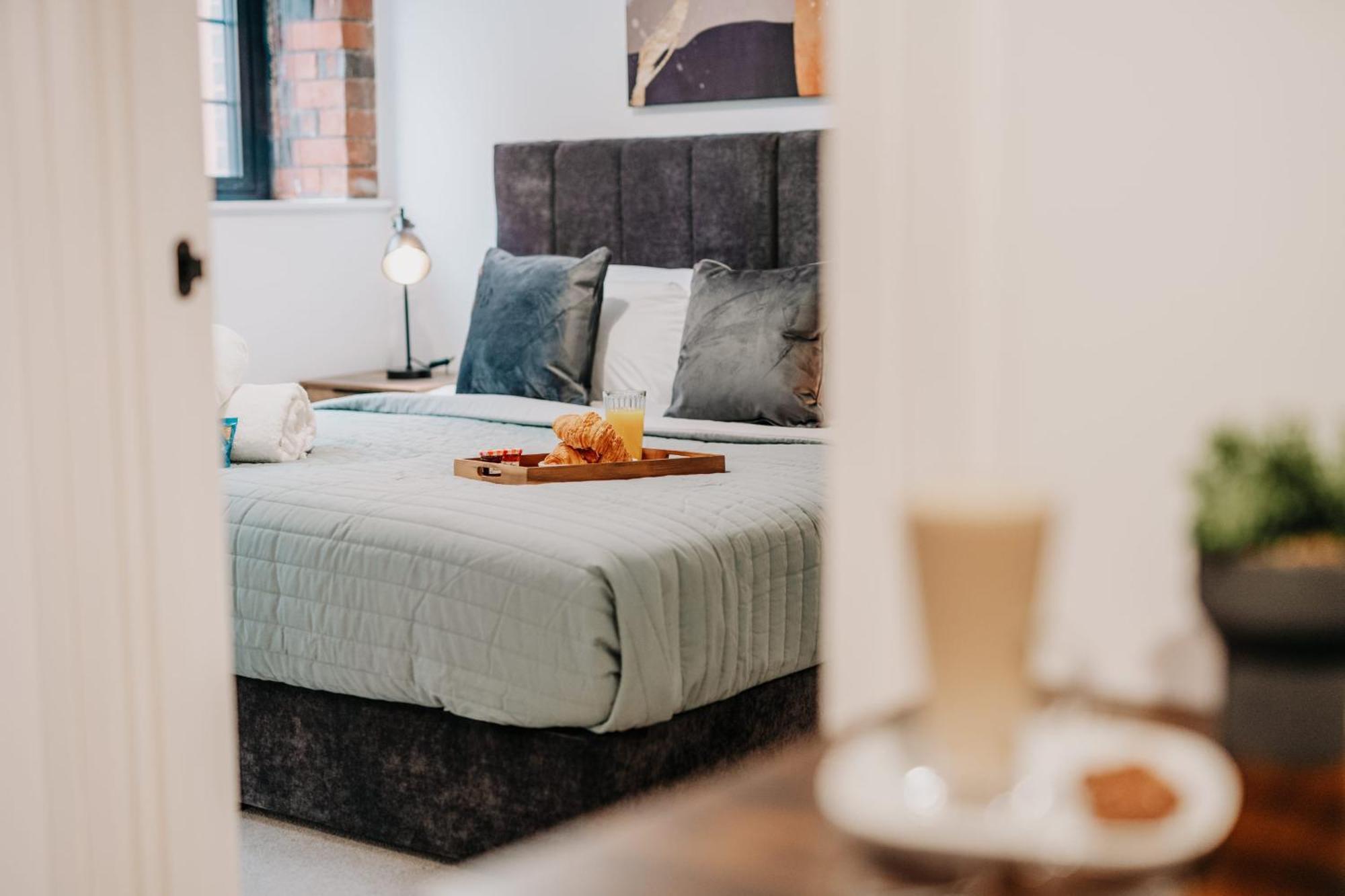 Splendid Industrial Style Pad, Centre, Fast Wifi, Family, Contractors Apartment *