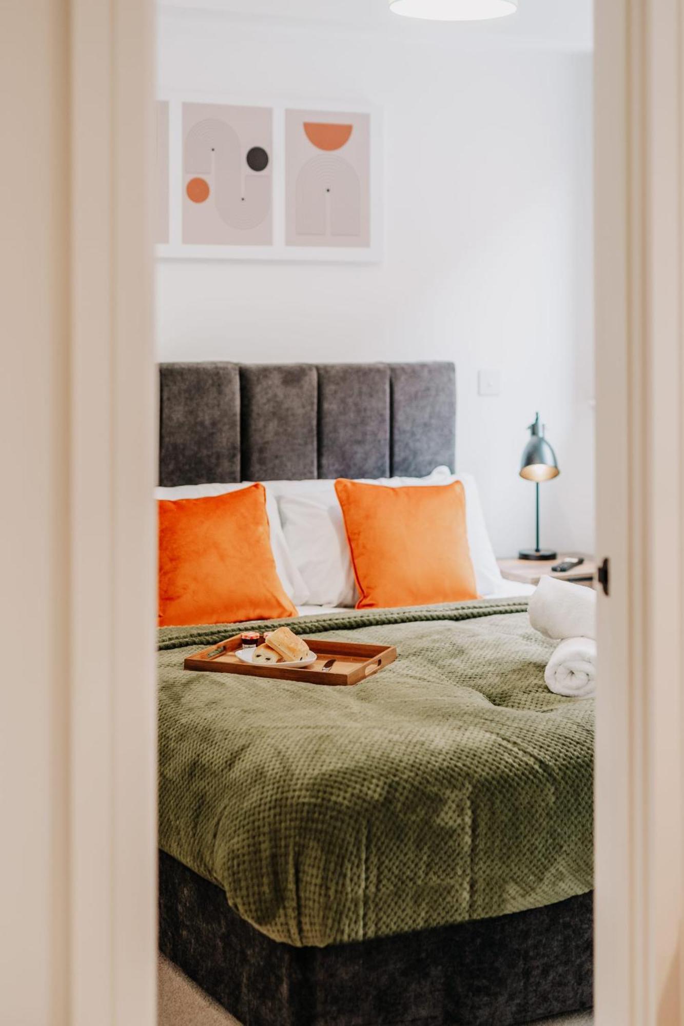 Splendid Industrial Style Pad, Centre, Fast Wifi, Family, Contractors Apartment