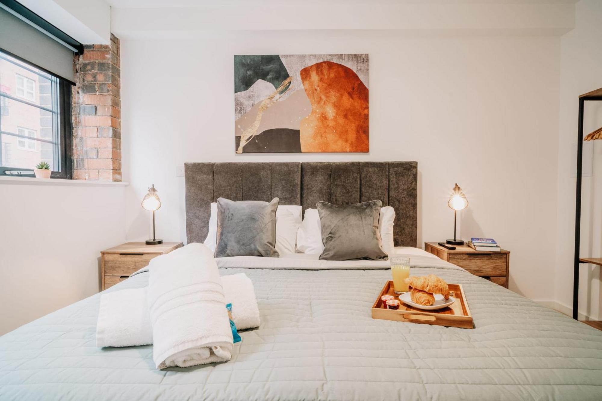 Splendid Industrial Style Pad, Centre, Fast Wifi, Family, Contractors * Birmingham