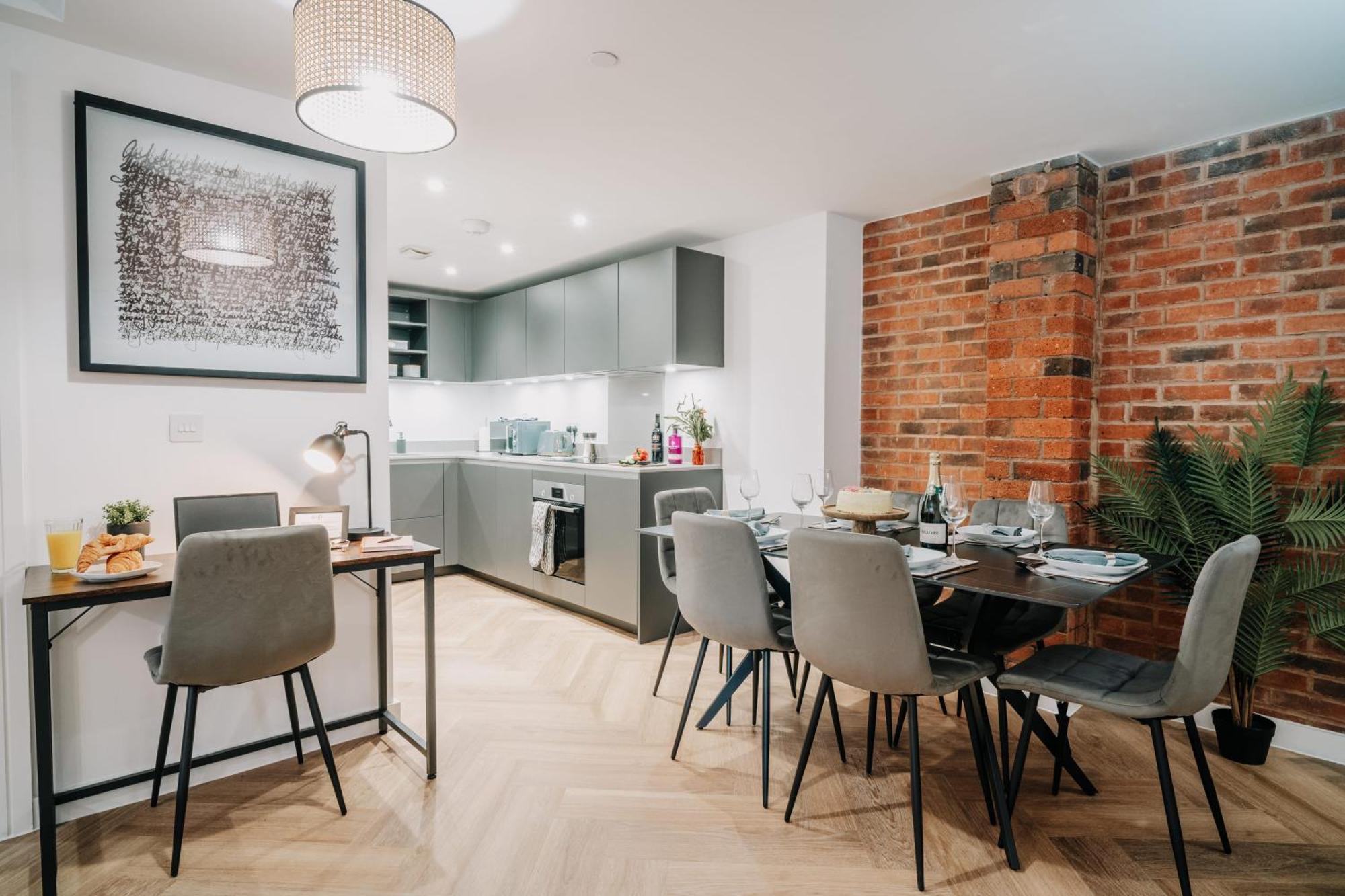 Apartment Splendid Industrial Style Pad, Centre, Fast Wifi, Family, Contractors